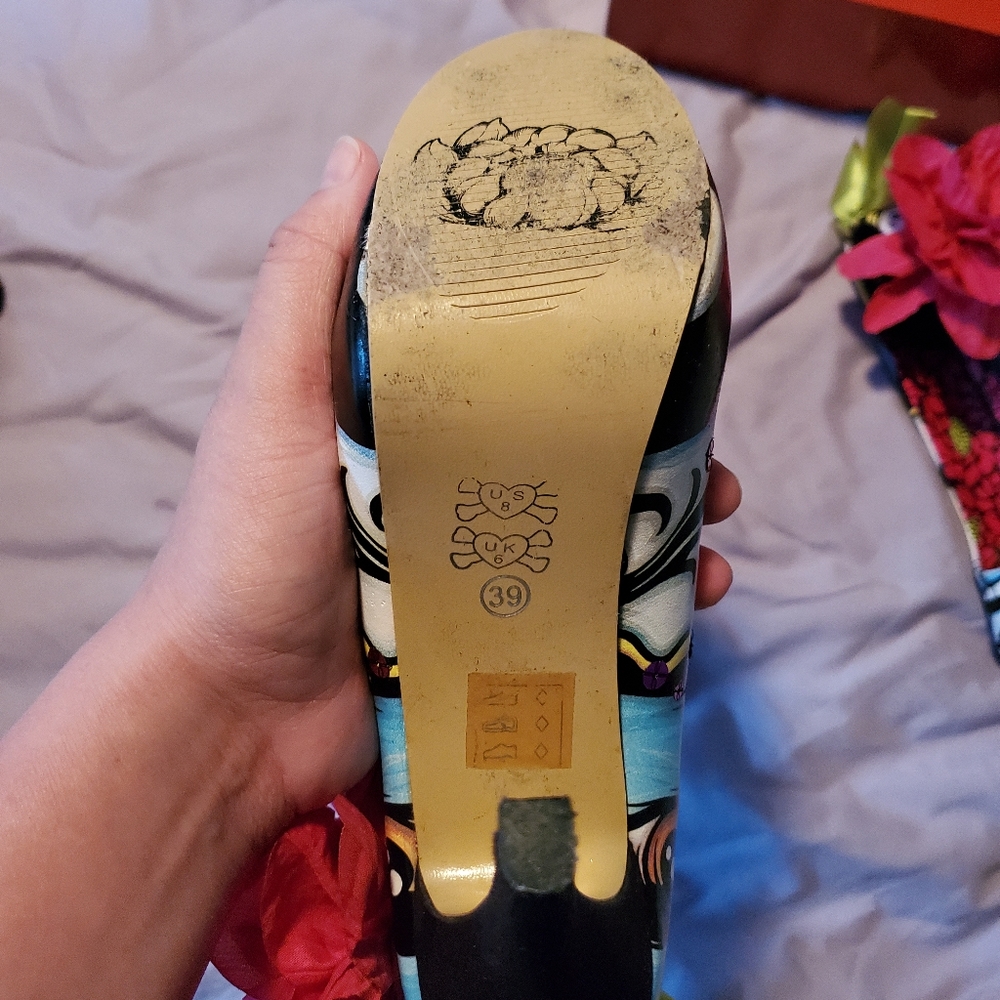 Heels - Picture 2 of 5